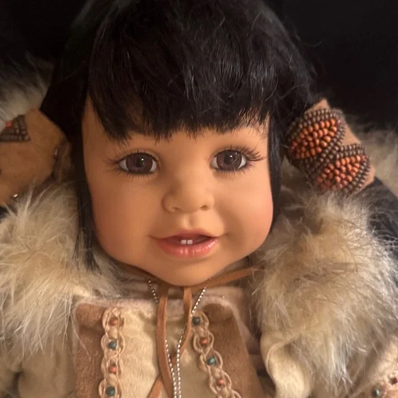 Adorable Eskimo Doll with Faux Fur Outfit - Picture 3 of 7